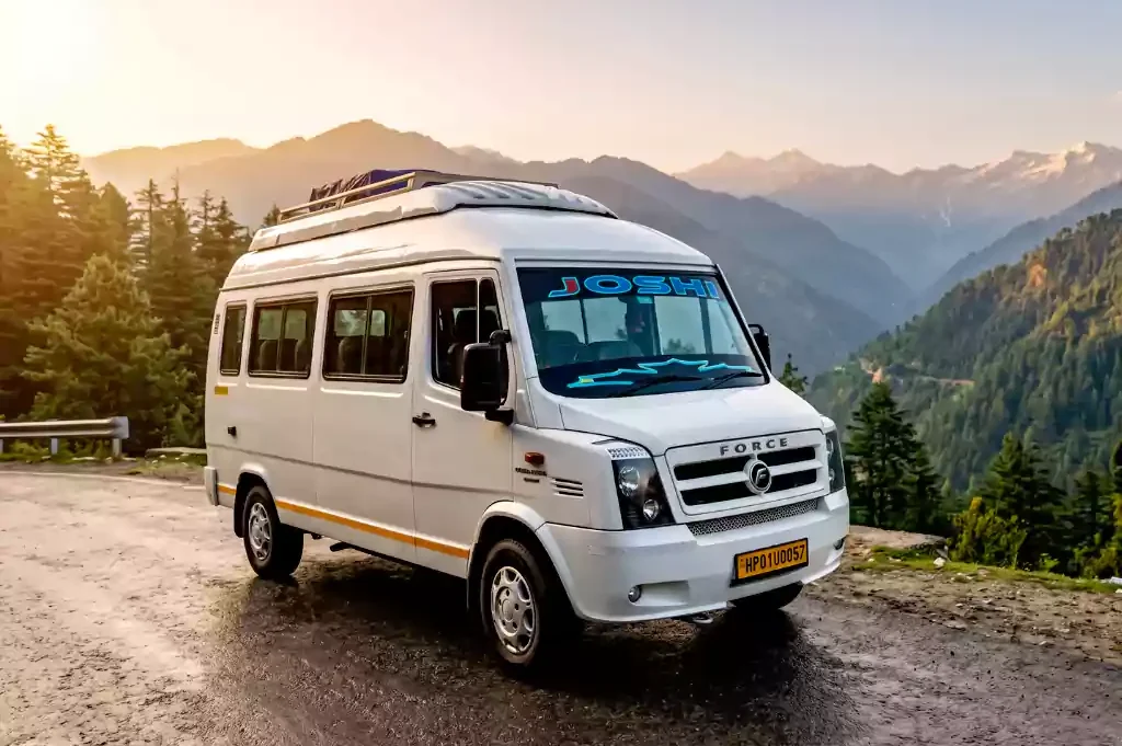 tempo traveller service in una